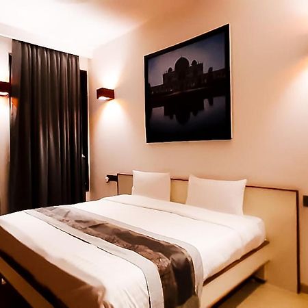 Hotel Mayur Express Sangamner Exterior foto