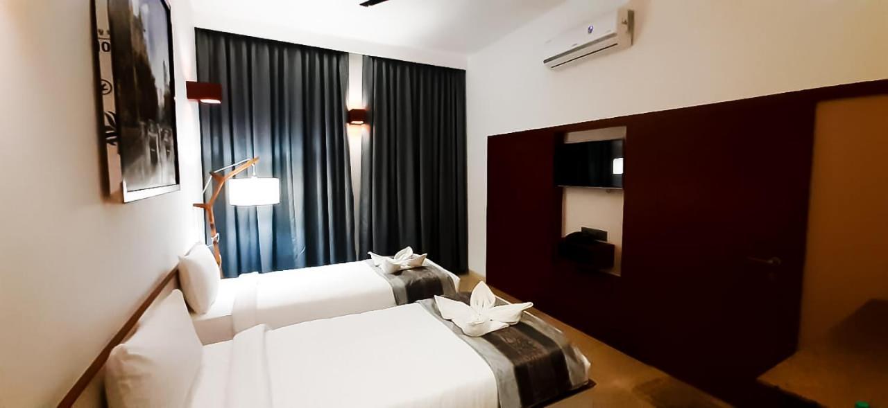 Hotel Mayur Express Sangamner Exterior foto